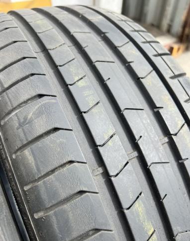 Pirelli P Zero PZ4 225/45 R19