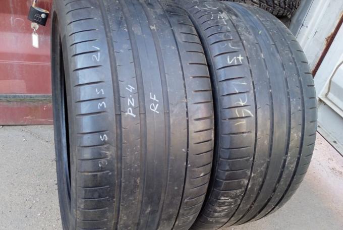 Pirelli P Zero PZ4 315/35 R21