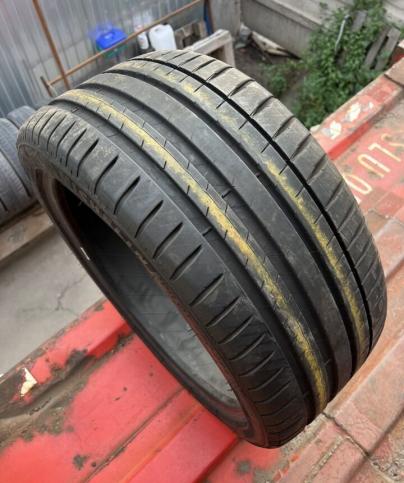 Michelin Pilot Sport 4 235/40 R18