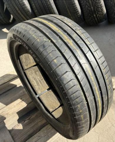 Pirelli P Zero PZ4 275/35 R22