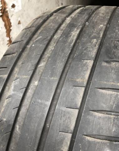 Michelin Pilot Sport 4 235/45 R18