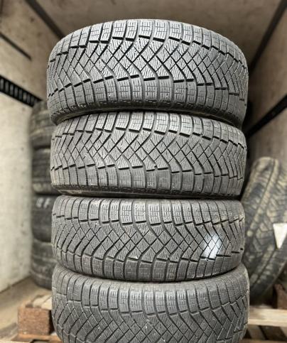 Pirelli Ice Zero FR 215/50 R17