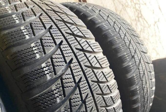 Bridgestone Blizzak LM-001 215/55 R17