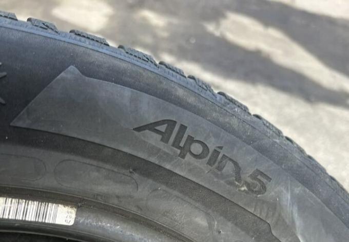 Michelin Alpin 5 205/60 R16