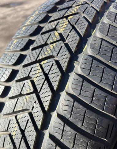 Pirelli Winter Sottozero 3 255/40 R20