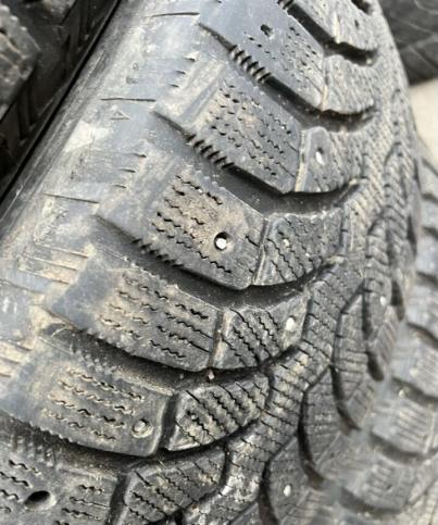 Bridgestone Blizzak Spike-01 235/65 R17