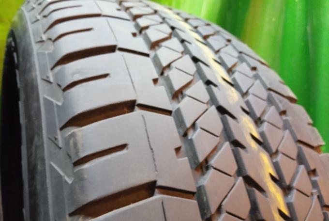 Bridgestone Dueler H/T 684II 275/60 R20