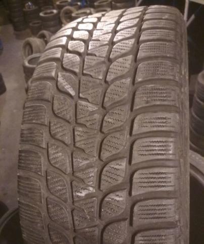 Bridgestone Blizzak LM-25 235/45 R18