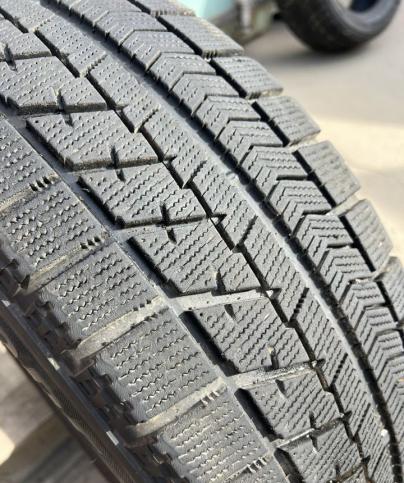Bridgestone Blizzak VRX 215/65 R16