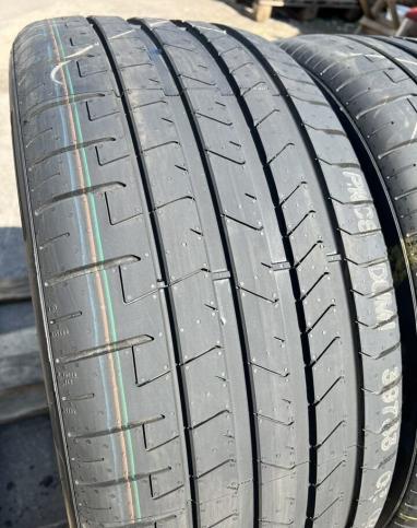 Pirelli P Zero PZ4 265/40 R21