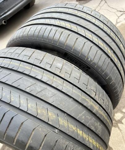 Pirelli P Zero PZ4 295/35 R20