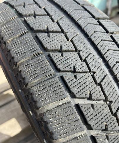 Bridgestone Blizzak VRX 215/65 R16