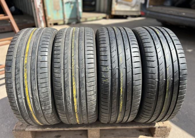 Kumho Ecsta PS71 245/40 R20