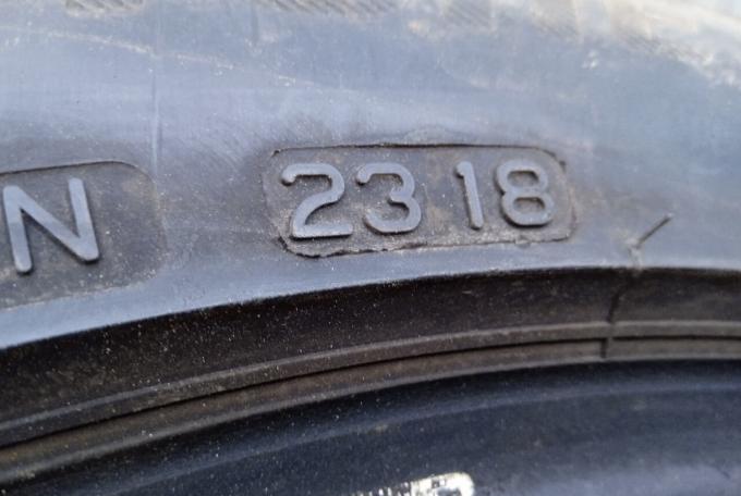 Bridgestone Blizzak LM-32 195/50 R16