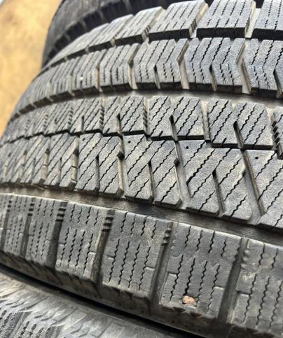 Bridgestone Blizzak VRX2 215/65 R16