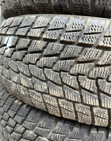 Toyo Winter Tranpath SU-4 235/60 R16