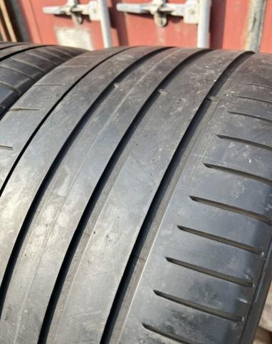 Pirelli P Zero PZ4 305/30 R21