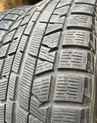 Yokohama Ice Guard IG50 215/60 R16