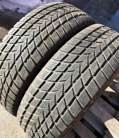 Hankook Winter Radial W400 215/70 R16