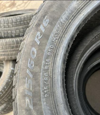 Pirelli Ice Asimmetrico 215/60 R16