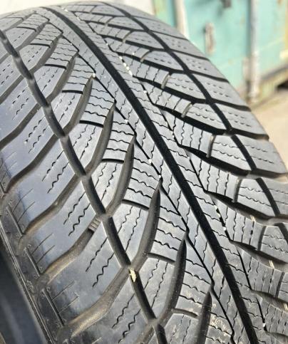 Goodyear UltraGrip 8 Performance 205/60 R16