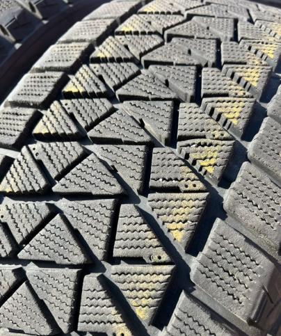 Bridgestone Blizzak DM-V2 235/55 R18