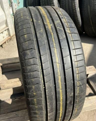 Pirelli P Zero PZ4 275/35 R22