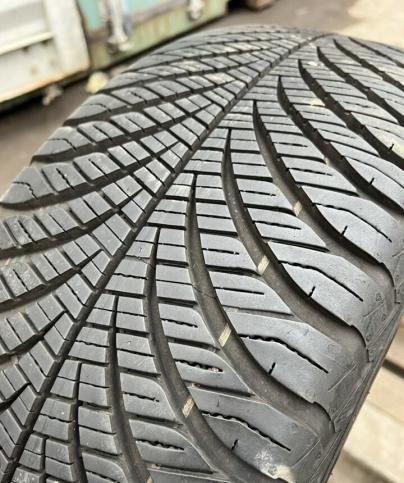 Goodyear Vector 4Seasons Gen-2 215/55 R17