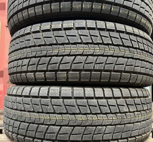 Dunlop Winter Maxx SJ8 265/70 R16