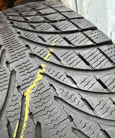 Michelin Latitude Alpin LA2 275/45 R20