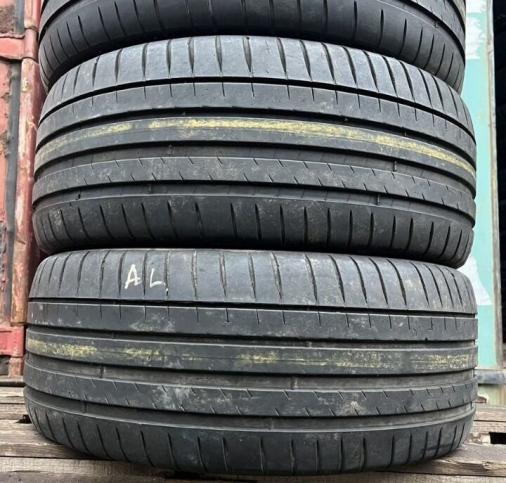 Michelin Pilot Sport 4 245/45 R17