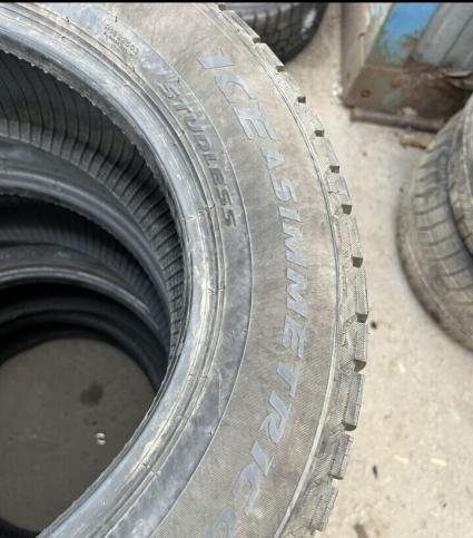 Pirelli Ice Asimmetrico 215/60 R16