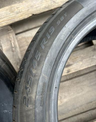 Pirelli P Zero PZ4 245/45 R19