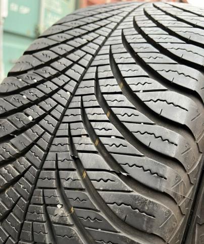 Goodyear Vector 4Seasons Gen-2 205/60 R16