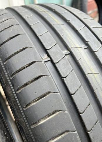 Pirelli P Zero PZ4 245/45 R19