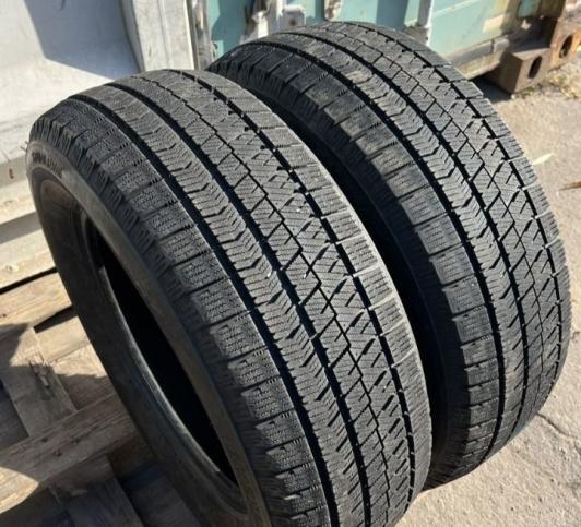 Bridgestone Blizzak VRX2 215/60 R16