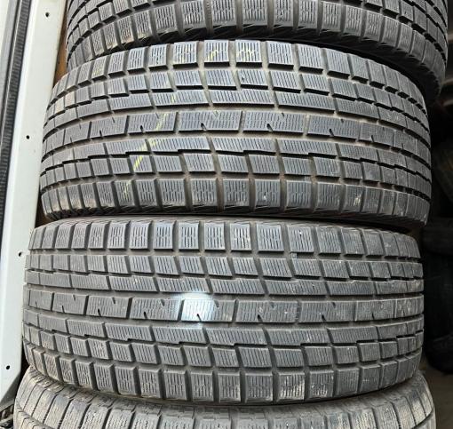 Yokohama Ice Guard IG30 215/55 R17