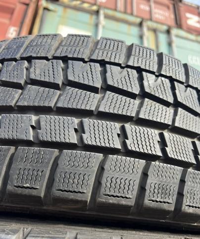 Dunlop Winter Maxx WM01 215/45 R17