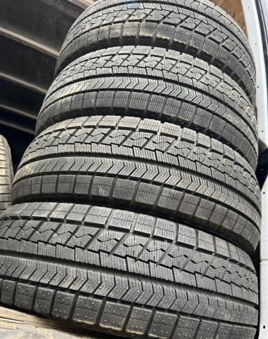 Bridgestone Blizzak VRX 215/65 R16