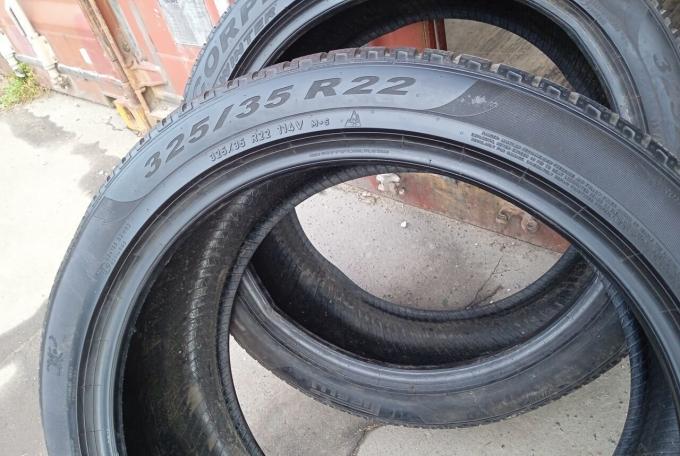 Pirelli Scorpion Winter 325/35 R22