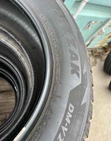 Bridgestone Blizzak DM-V2 275/60 R20