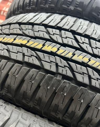 Yokohama Geolandar A/T G015 215/60 R16