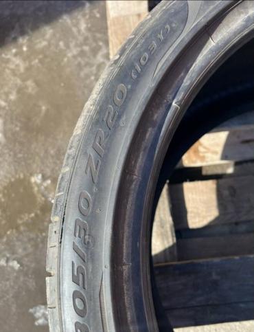 Pirelli P Zero PZ4 305/30 R20