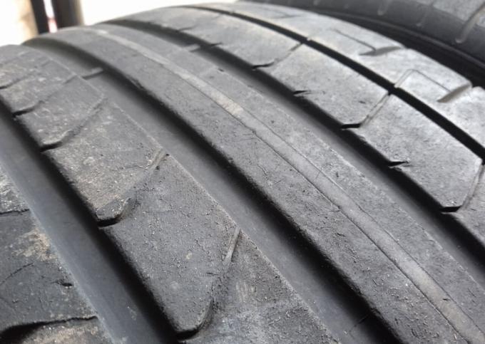 Pirelli P Zero PZ4 255/40 R18