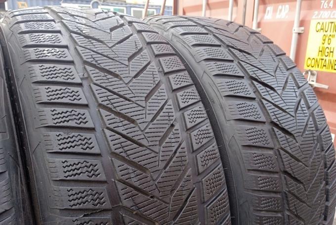 Vredestein Wintrac Xtreme S 235/45 R19