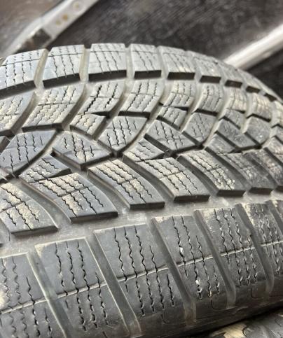 Goodyear UltraGrip Performance 235/55 R17