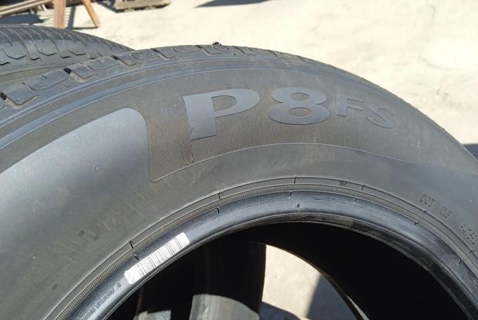 Pirelli P8FS 215/60 R16