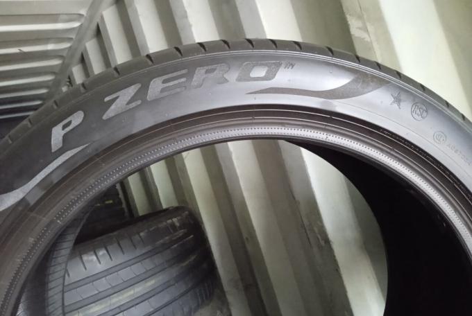 Pirelli P Zero PZ4 315/35 R20