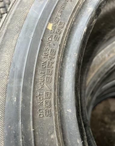 Goodyear Ice Navi Zea 205/65 R16