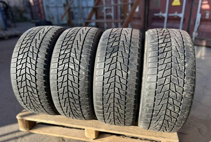 Bridgestone Blizzak LM-22 255/40 R19